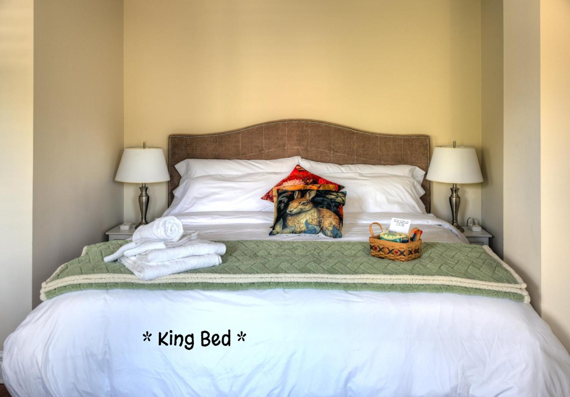 Welcome Home! Acores Bed & Breakfast Toronto Phòng bức ảnh